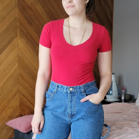 Forever21 Old Style Red Stretchy V Neck 2000s T Shirt - Picture 7 of 9